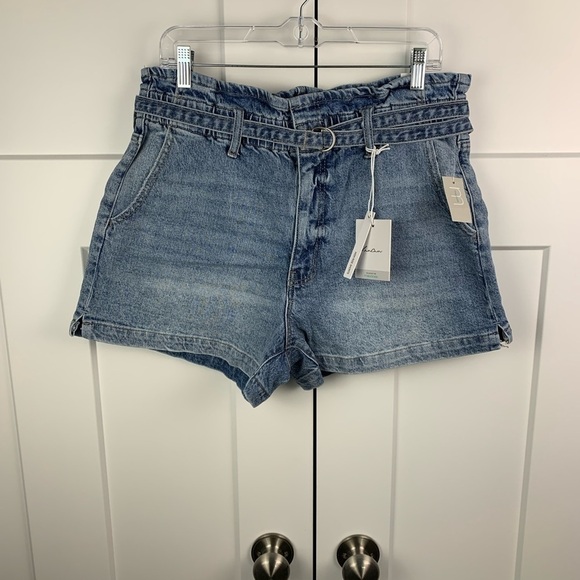 NEW Kancan size 32 high rise paper-bag Belted denim shorts - Picture 3 of 4